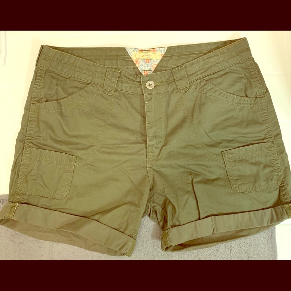 Levi’s green shorts